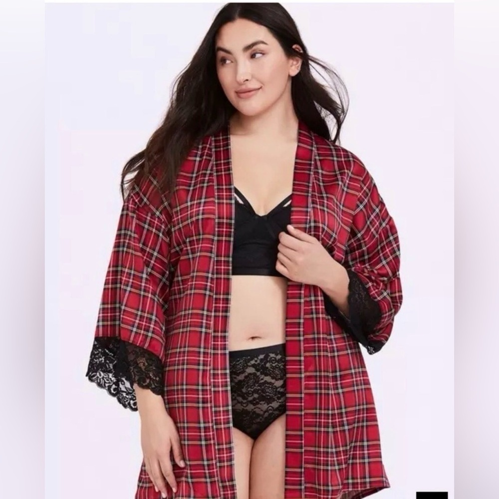 Torrid Red Plaid Robe With Black Lace Trim - Size 22/24 (3)